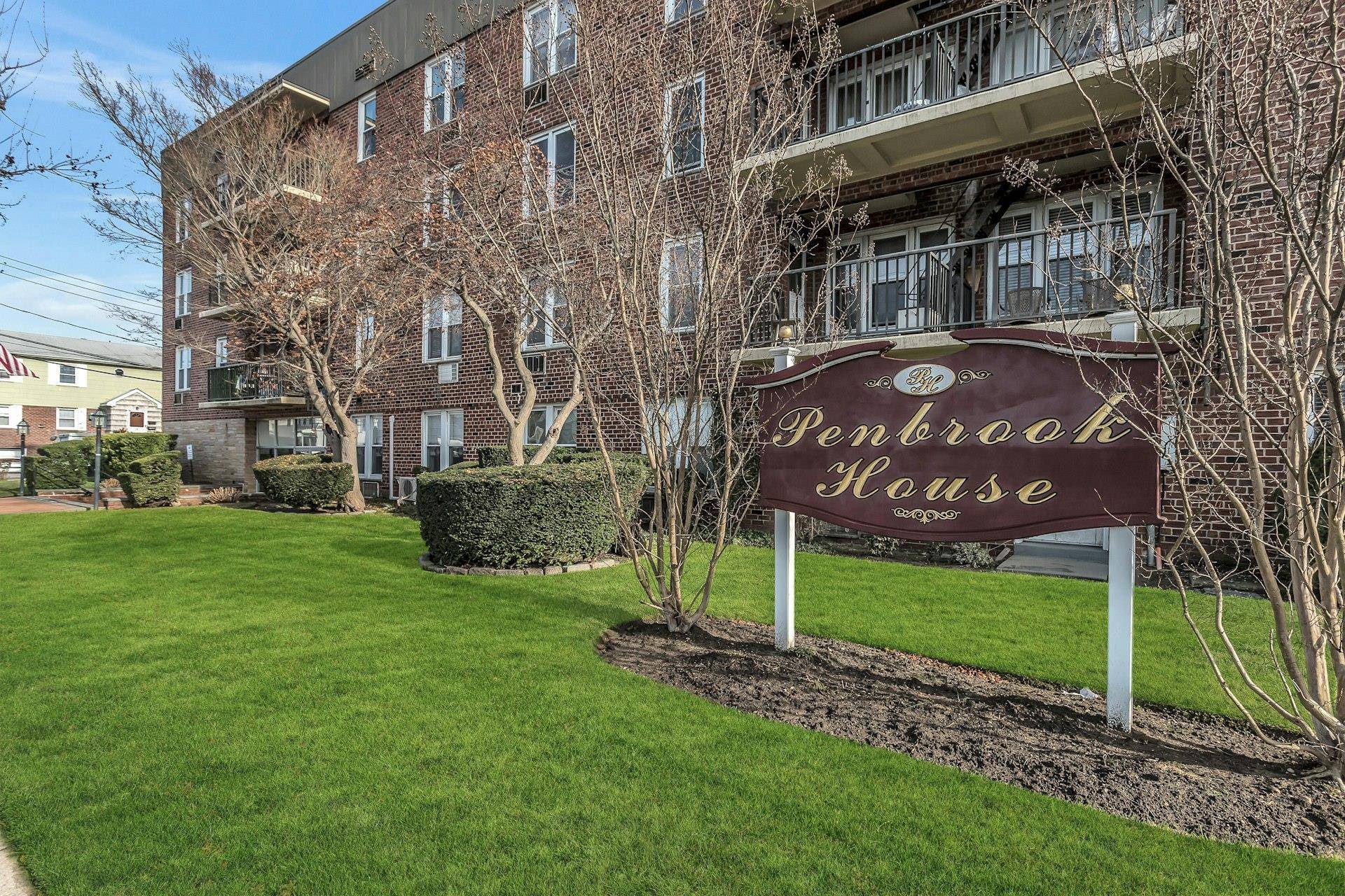 60 Hempstead AVE #1K, Lynbrook, NY 11563