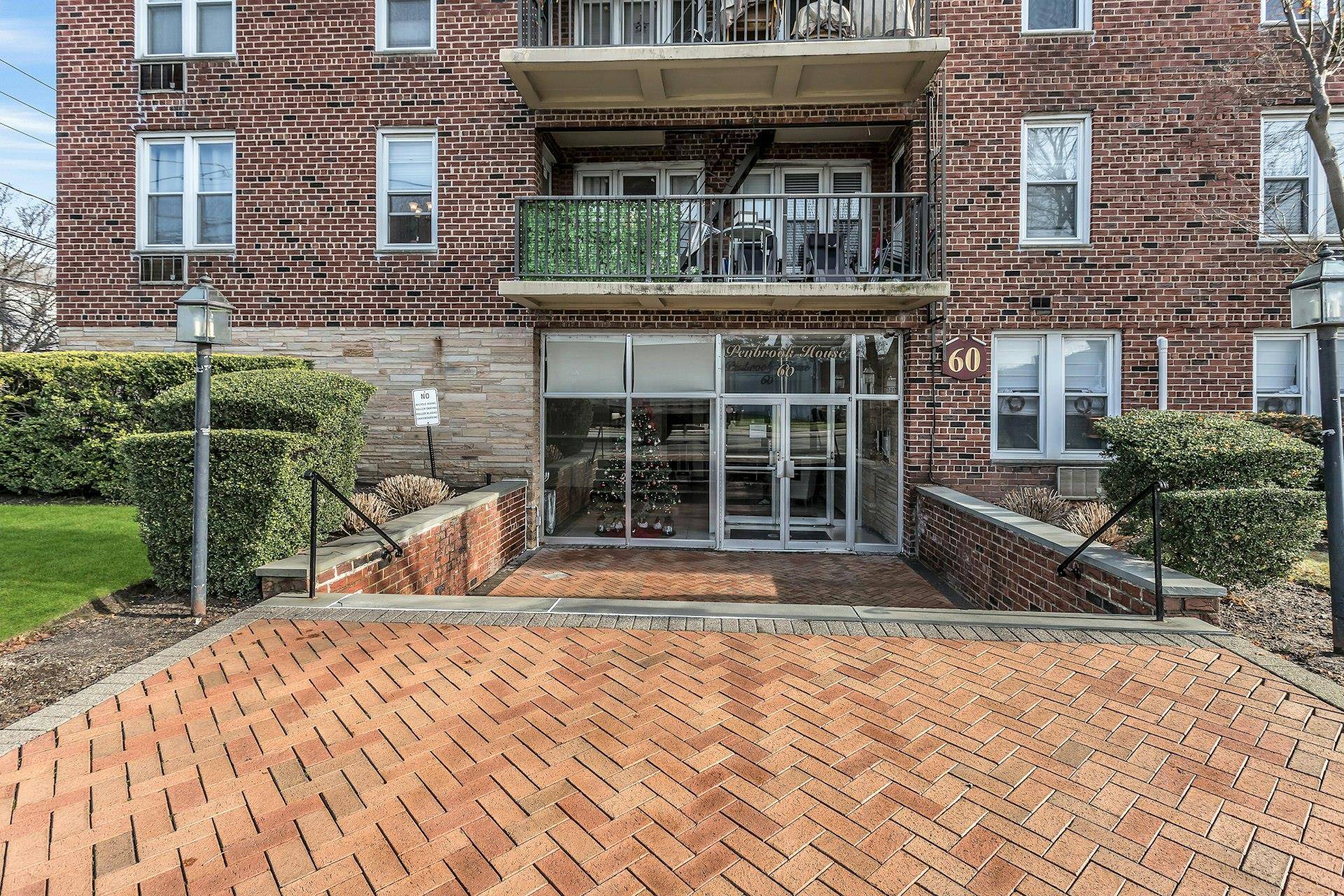 60 Hempstead AVE #1K, Lynbrook, NY 11563