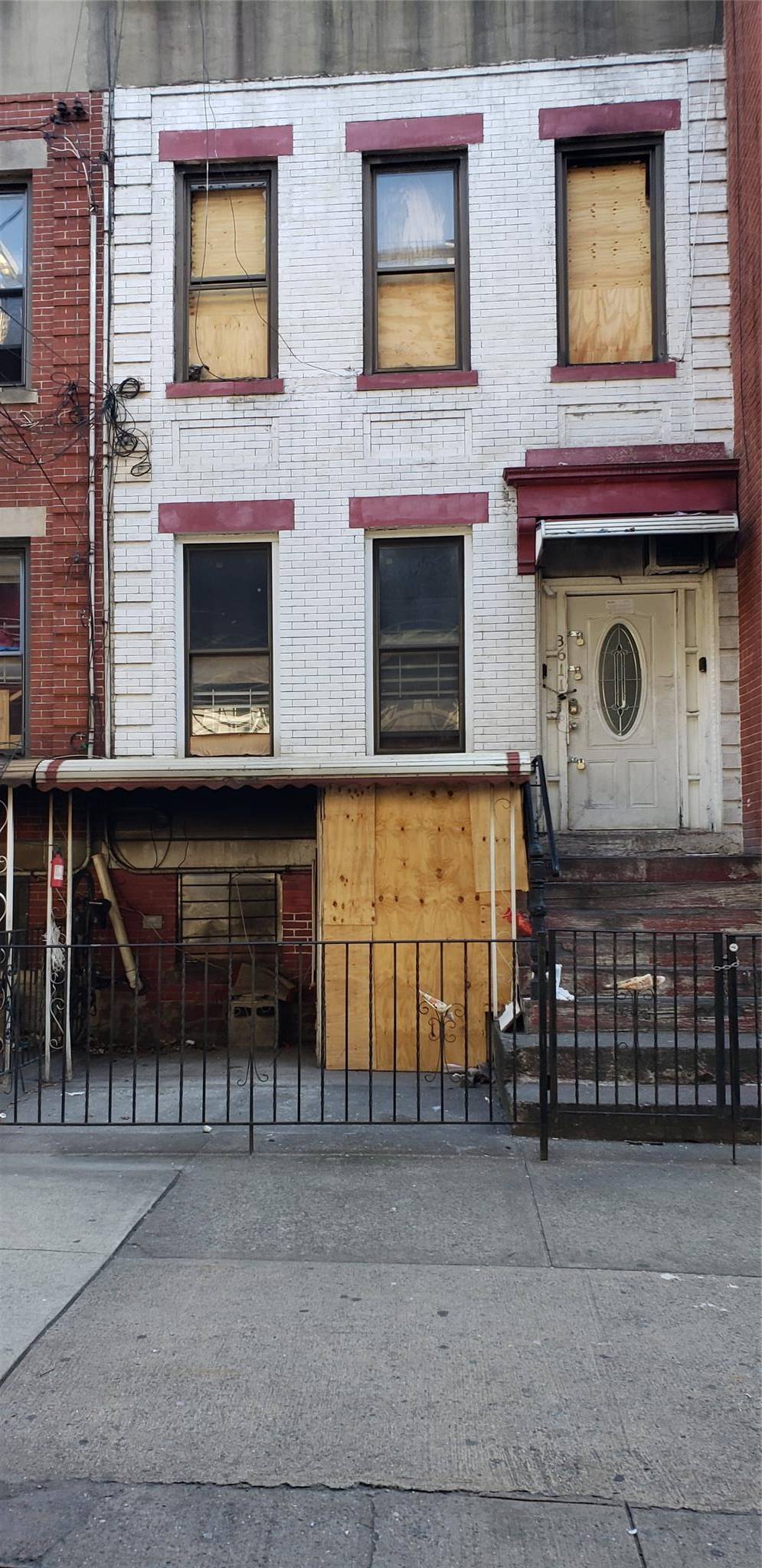 36-11 31 ST, Long Island City, NY 11106
