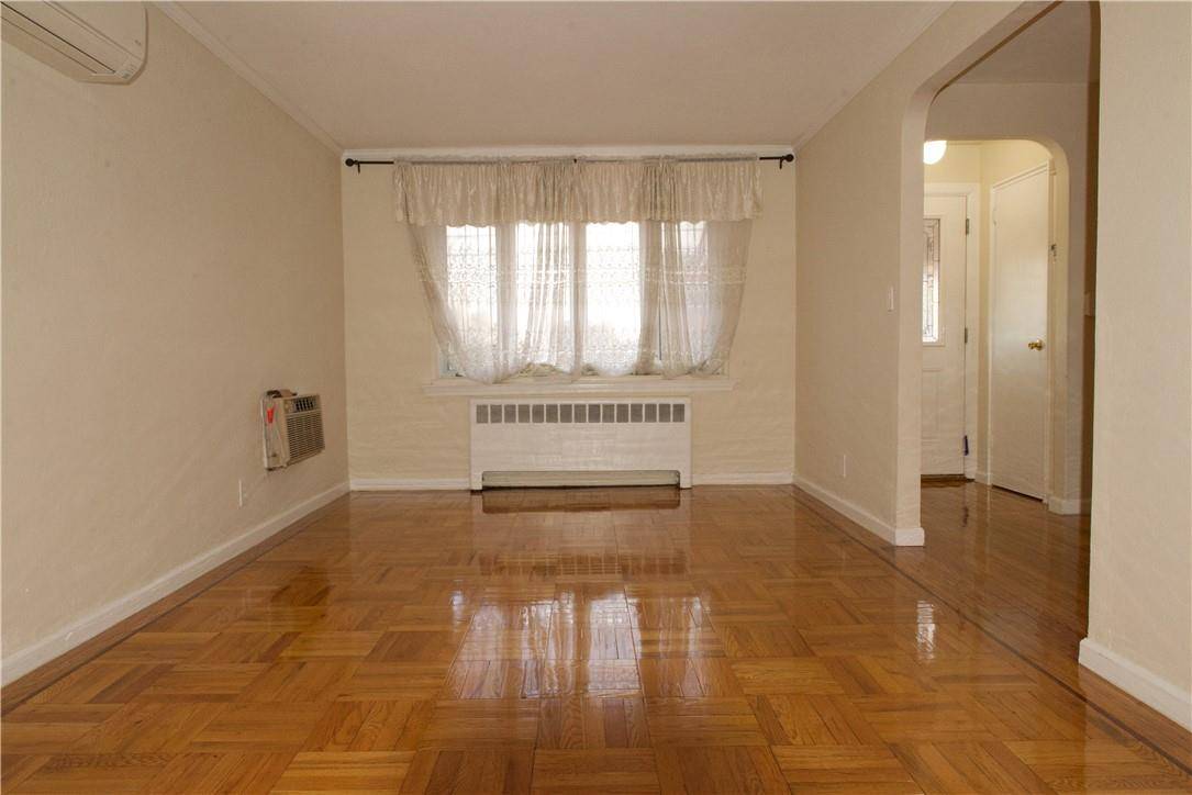 1051 E 213th ST, Bronx, NY 10469