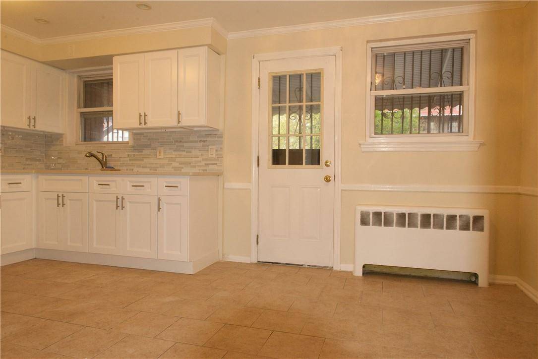 1051 E 213th ST, Bronx, NY 10469