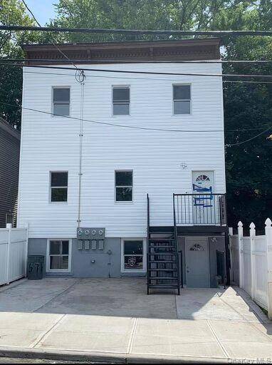 88 Taft Avenue, Staten Island, NY 10301