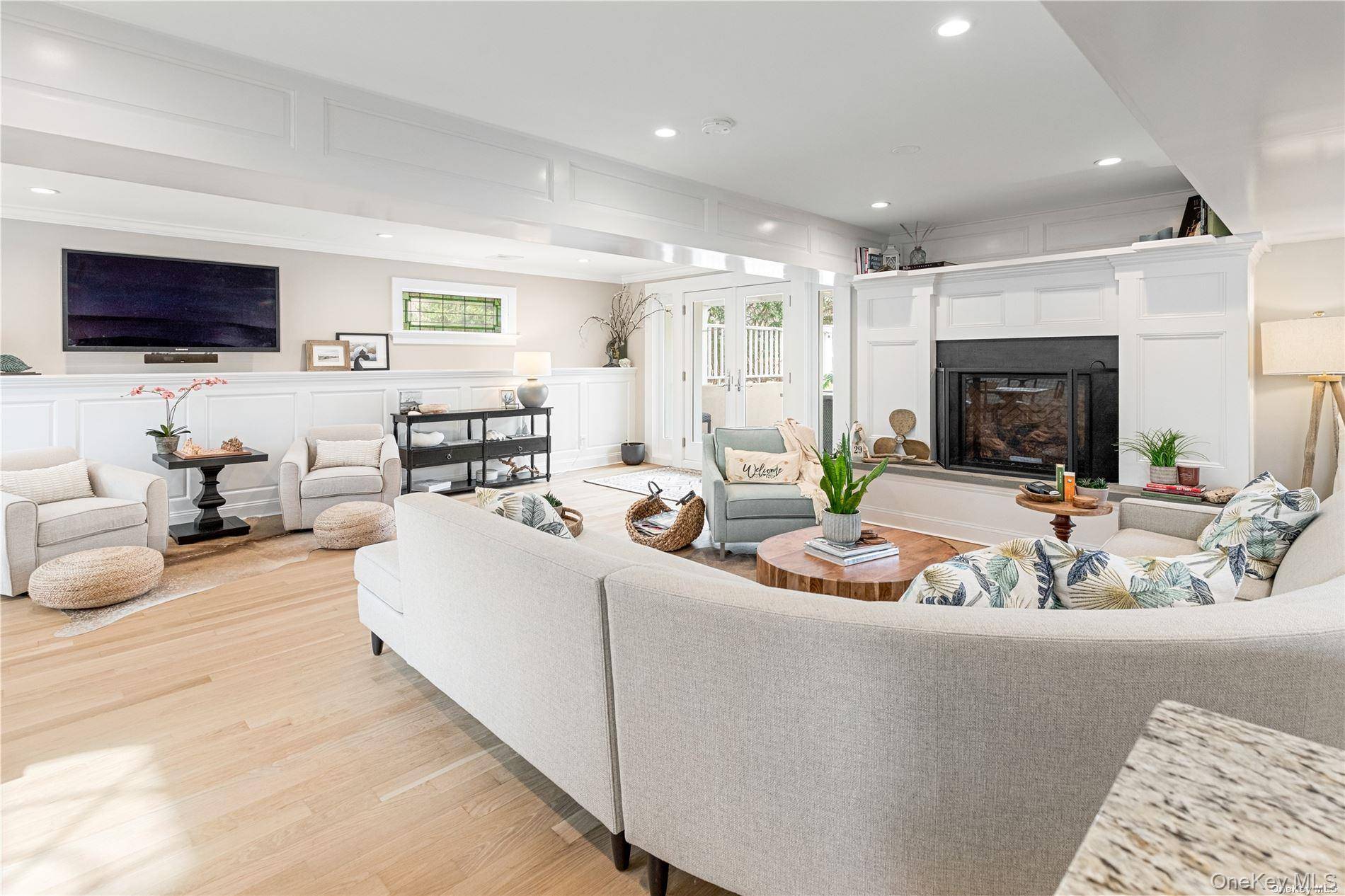 29 Missapoque AVE, Southampton, NY 11968
