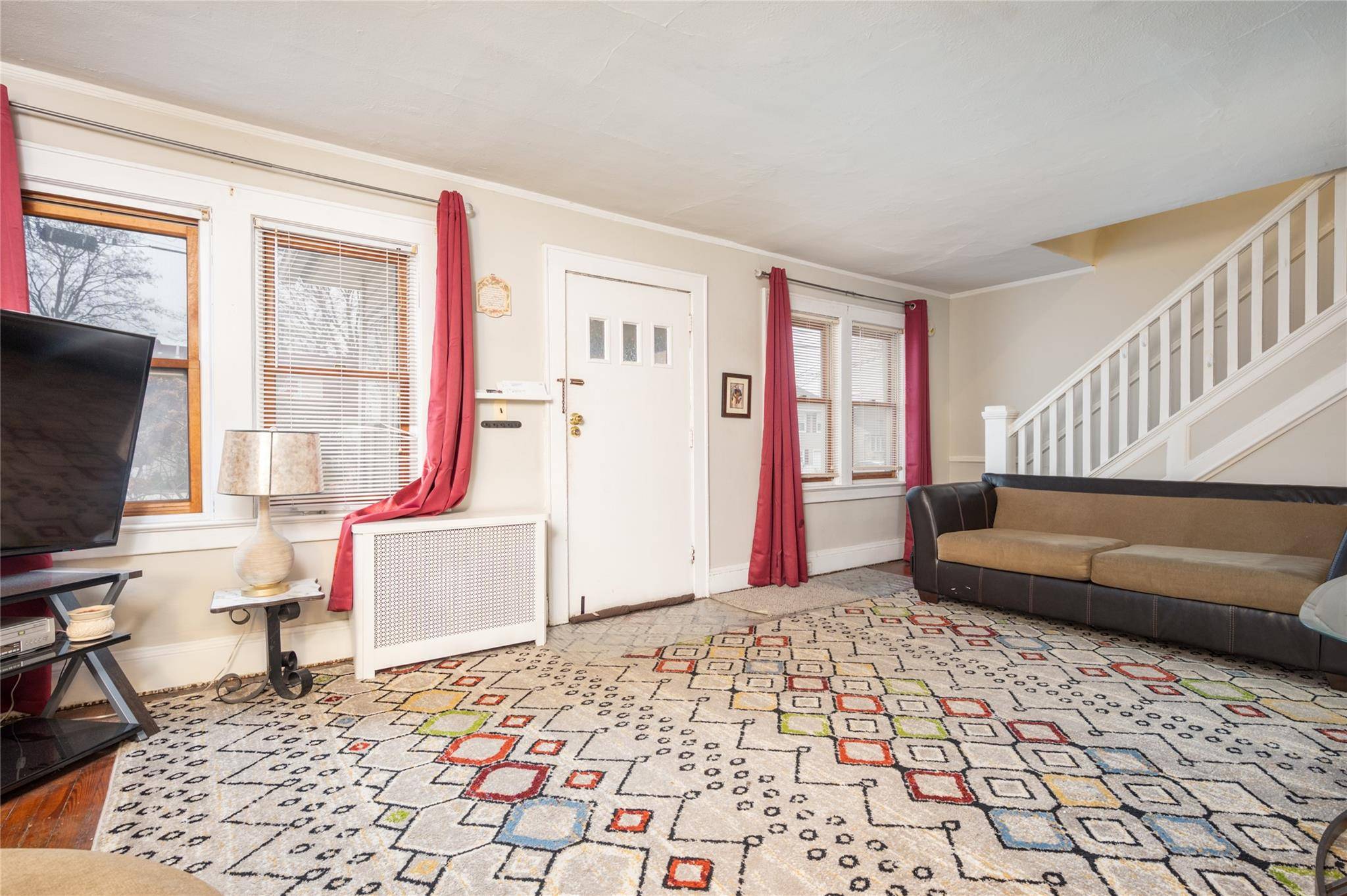67 E Dean ST, Freeport, NY 11520