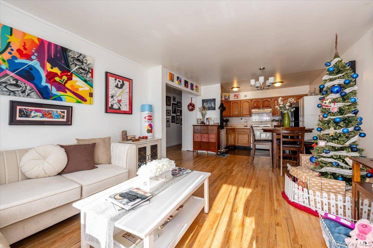 2873 Roebling AVE, Bronx, NY 10461