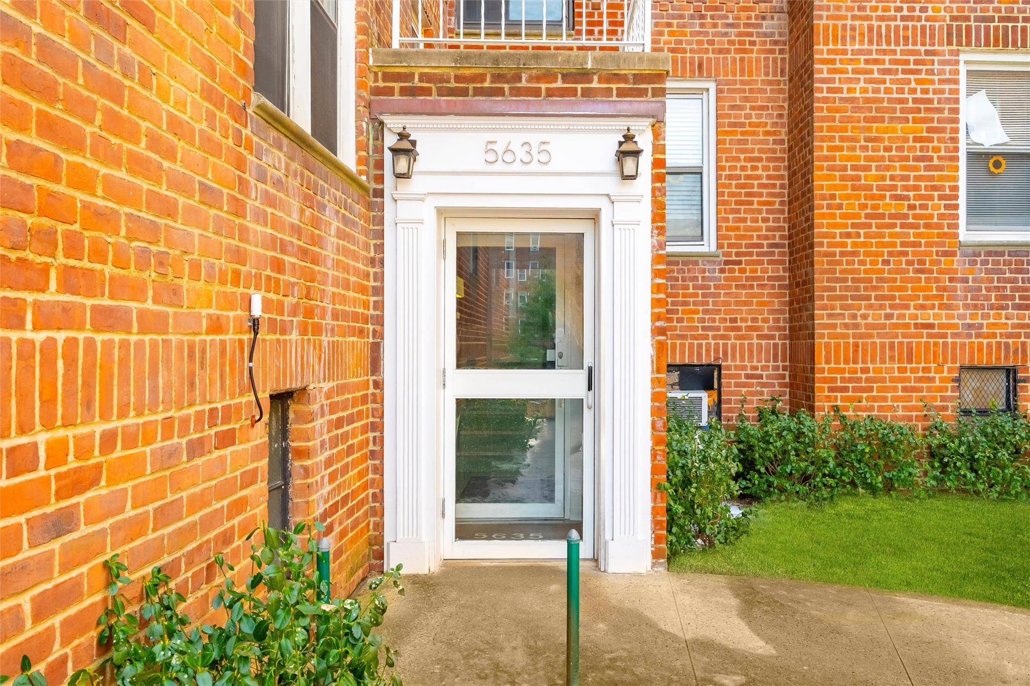 5635 Netherland AVE #4E, Bronx, NY 10471