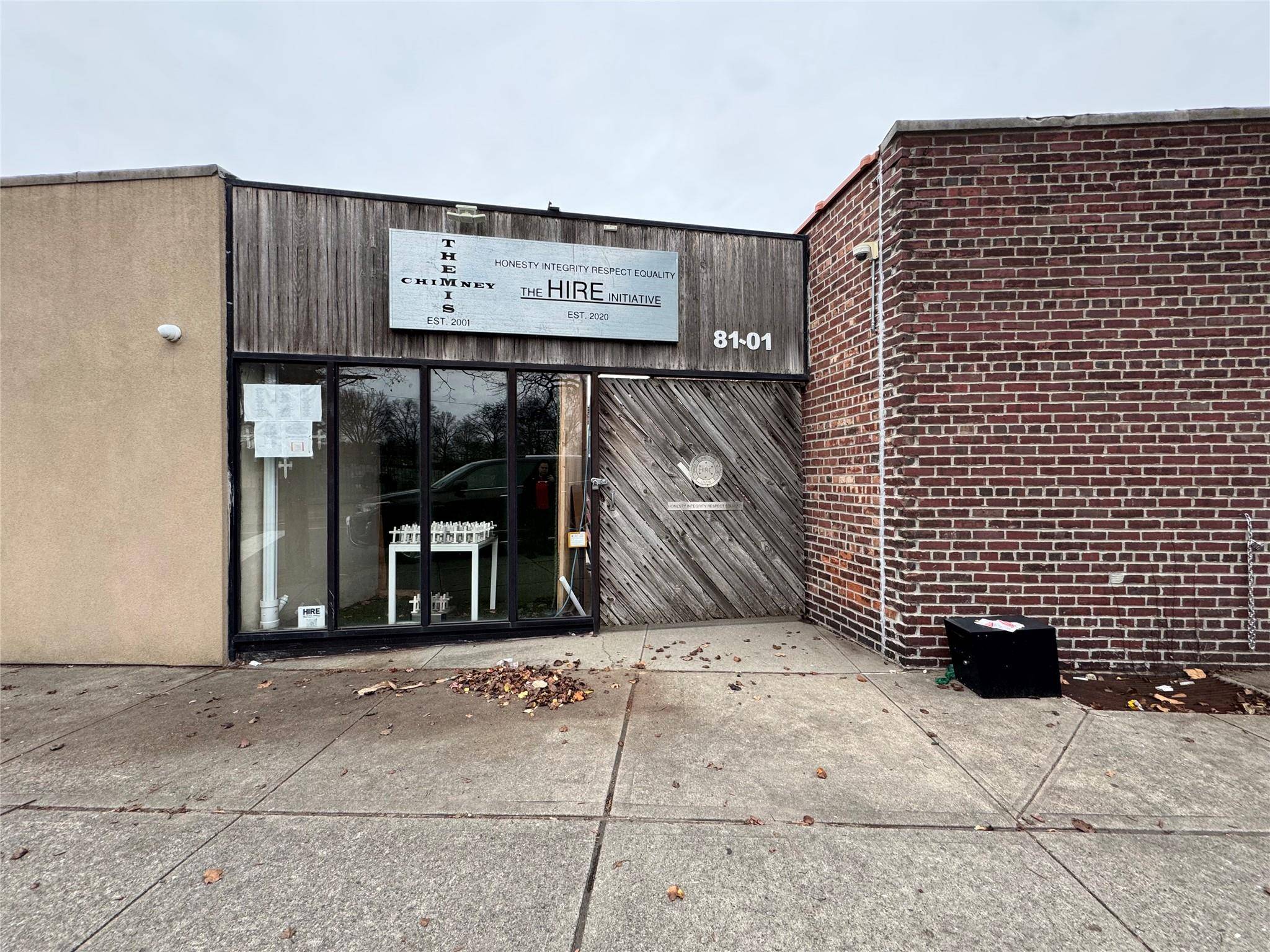 81-01 Furmanville AVE, Middle Village, NY 11379