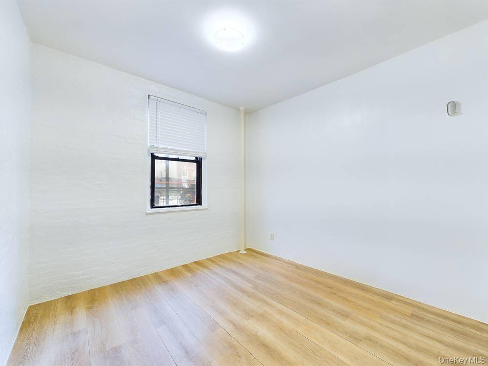 21-58 35 street #1E, Astoria, NY 11105