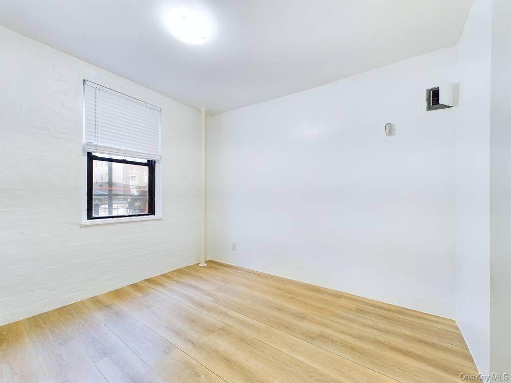 21-58 35 street #1E, Astoria, NY 11105