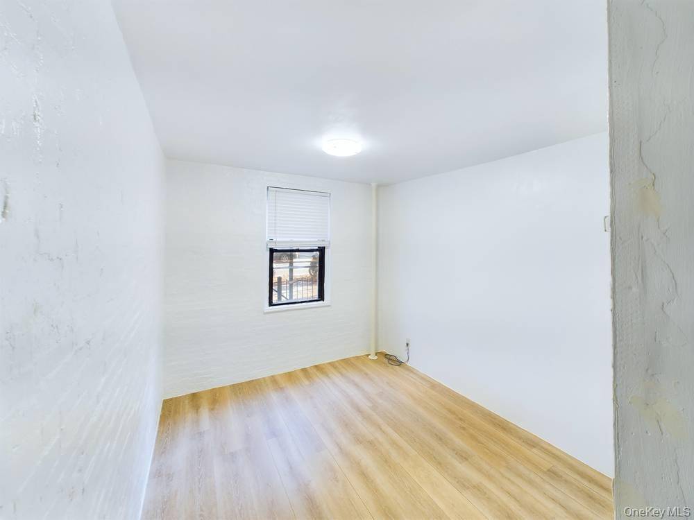 21-58 35 street #1E, Astoria, NY 11105