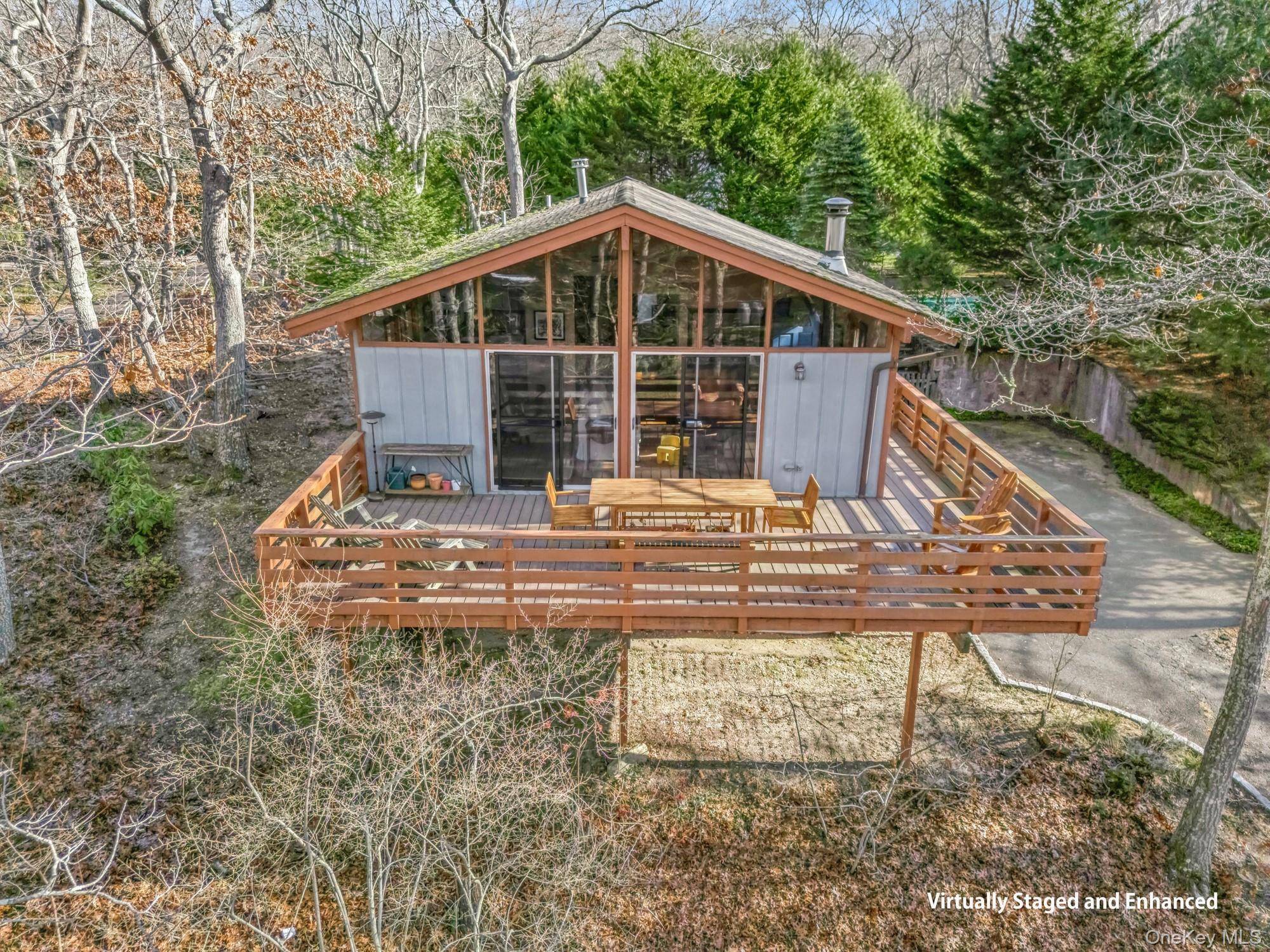 292 Little Fresh Pond RD, Southampton, NY 11968