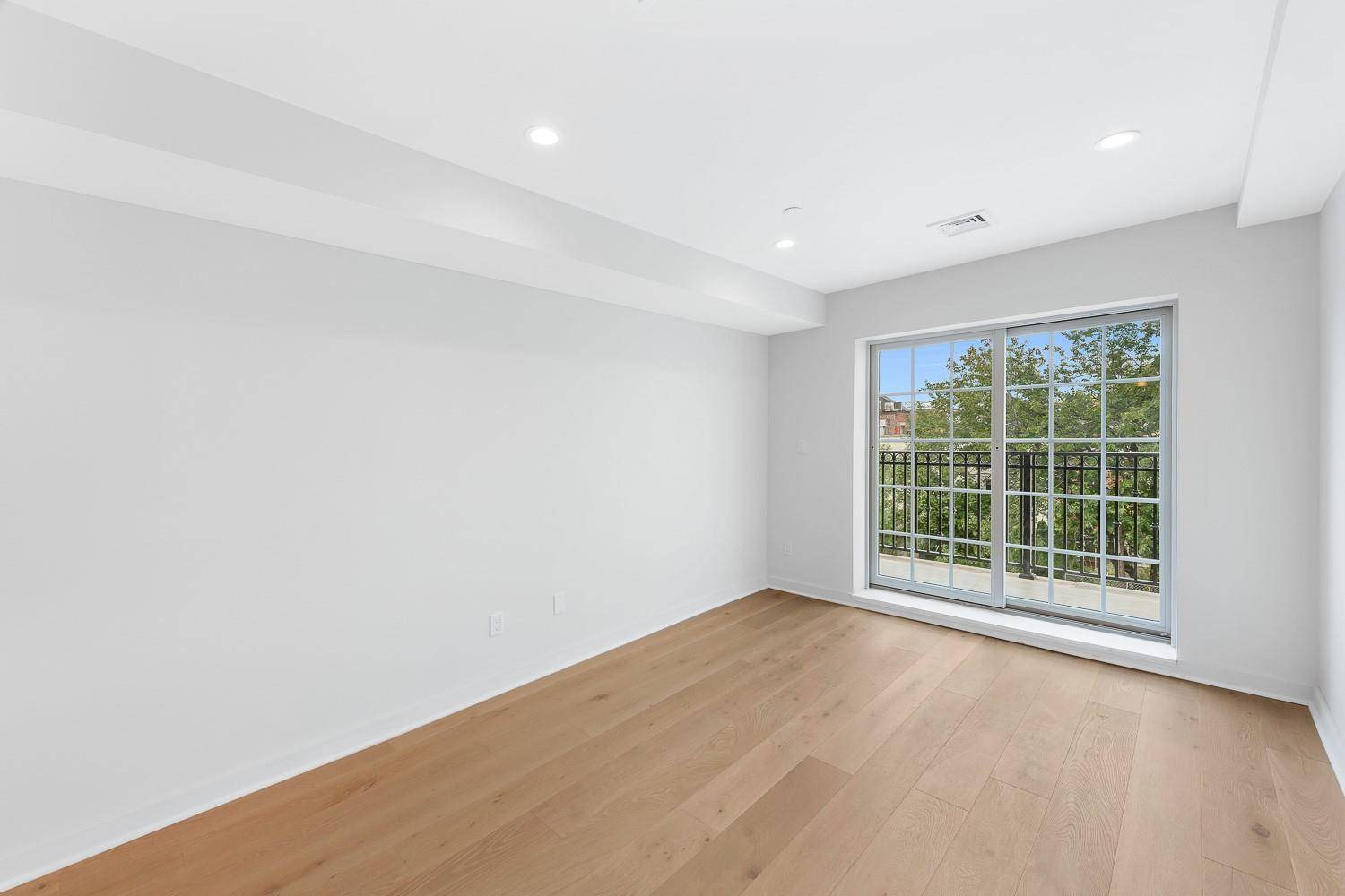 23-23 30th road #3, Astoria, NY 11102