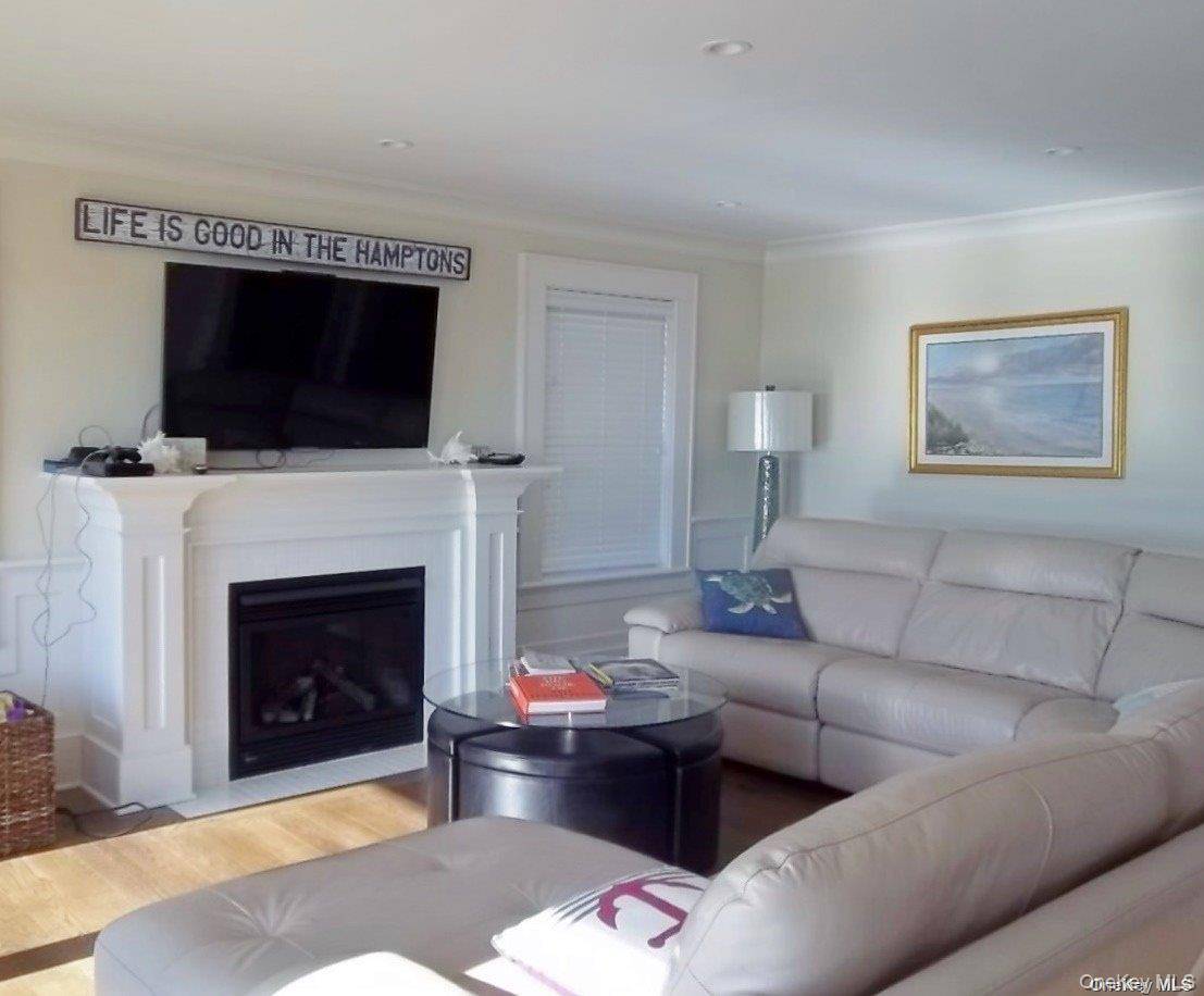 493 Dune RD, Westhampton Beach, NY 11978