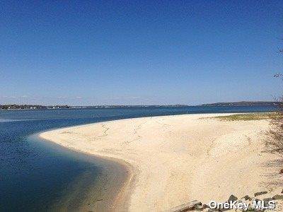 1265 Brigantine DR, Southold, NY 11971