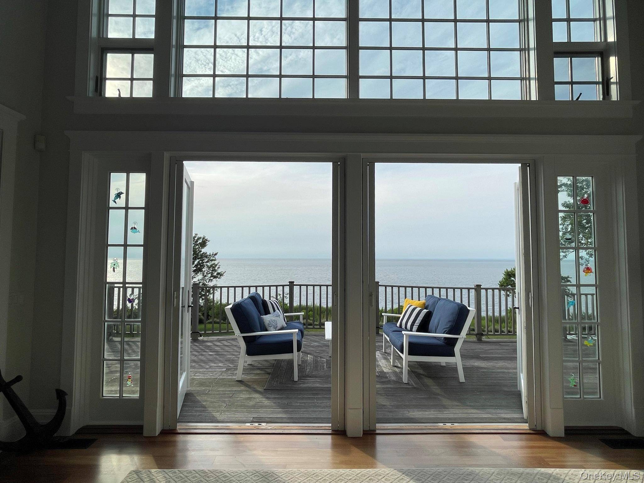 580 Lloyds LN, Mattituck, NY 11952