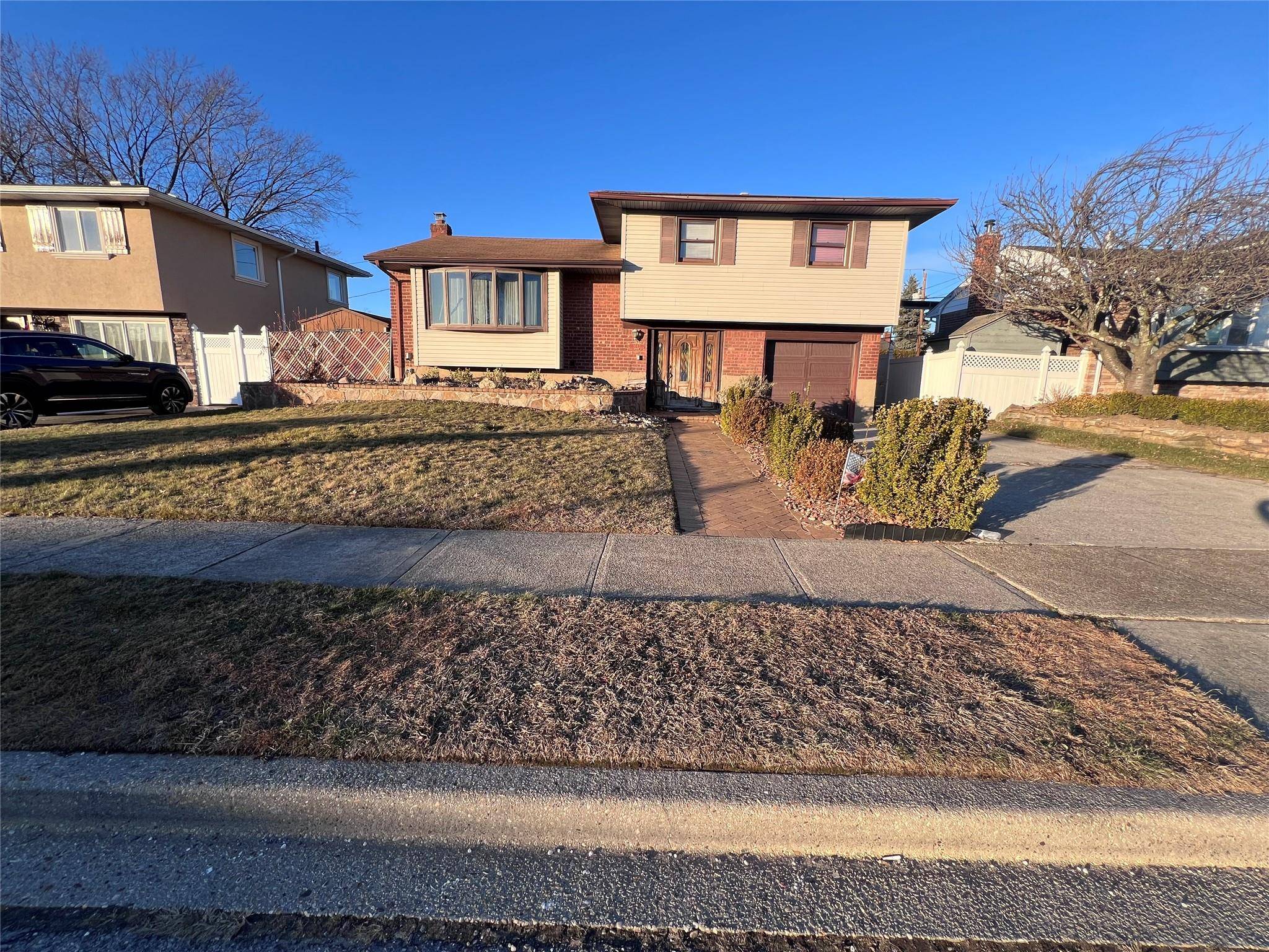 3643 Courtney LN, Bethpage, NY 11714