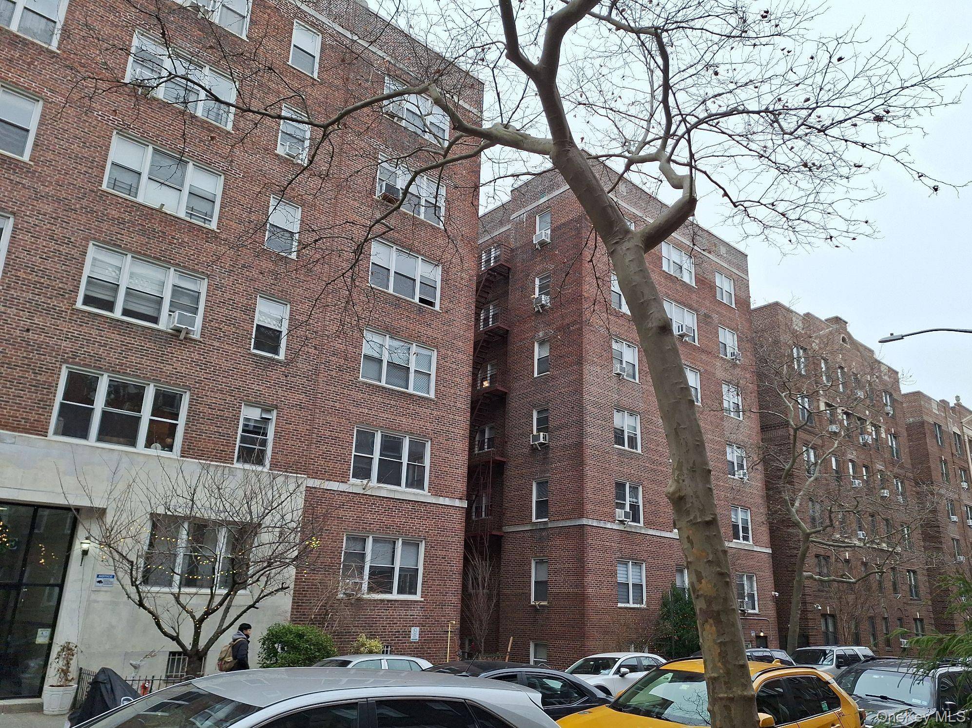 35-21 79th ST #4E, Jackson Heights, NY 11372