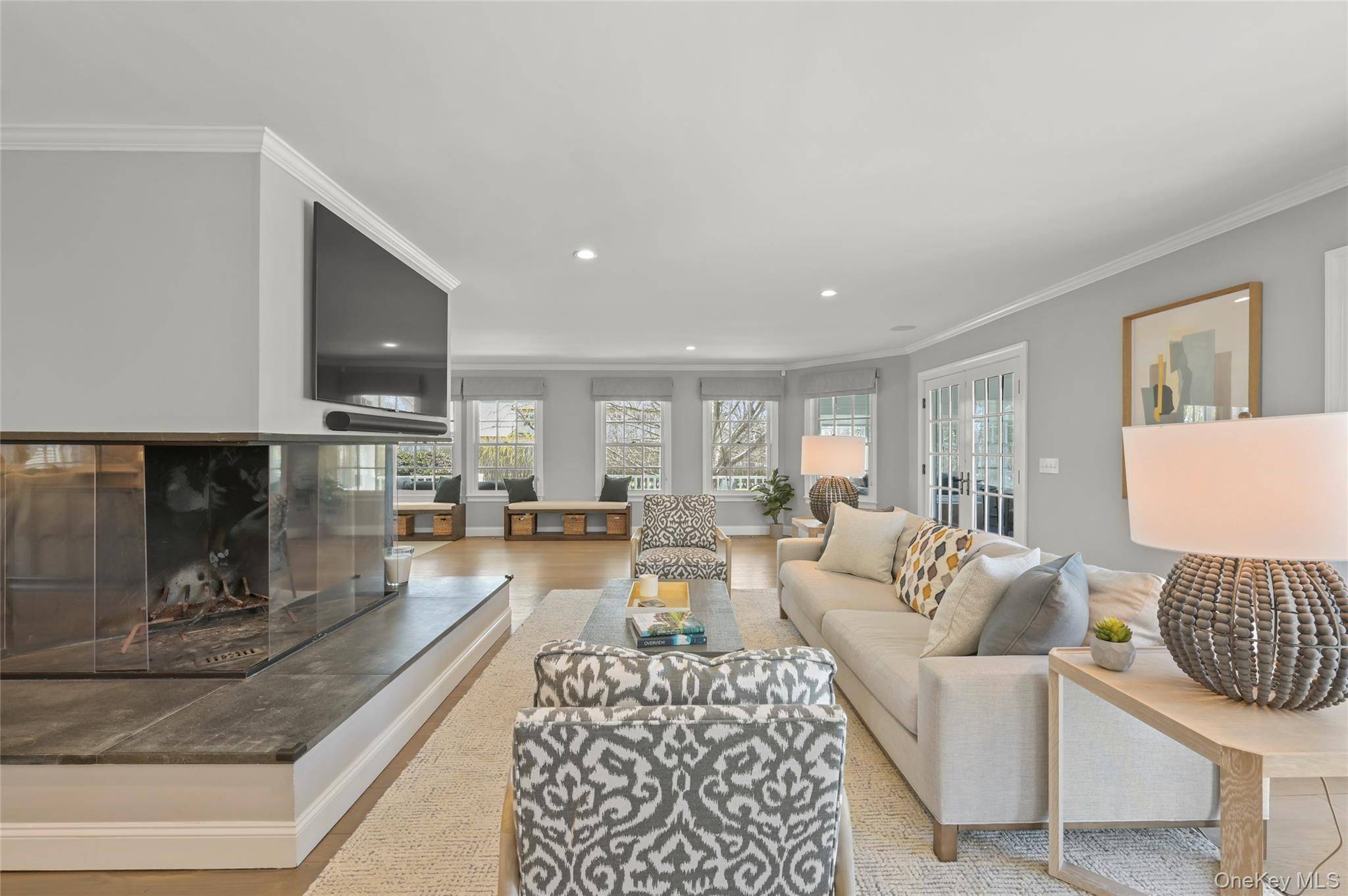 245 Oneck LN, Westhampton Beach, NY 11978