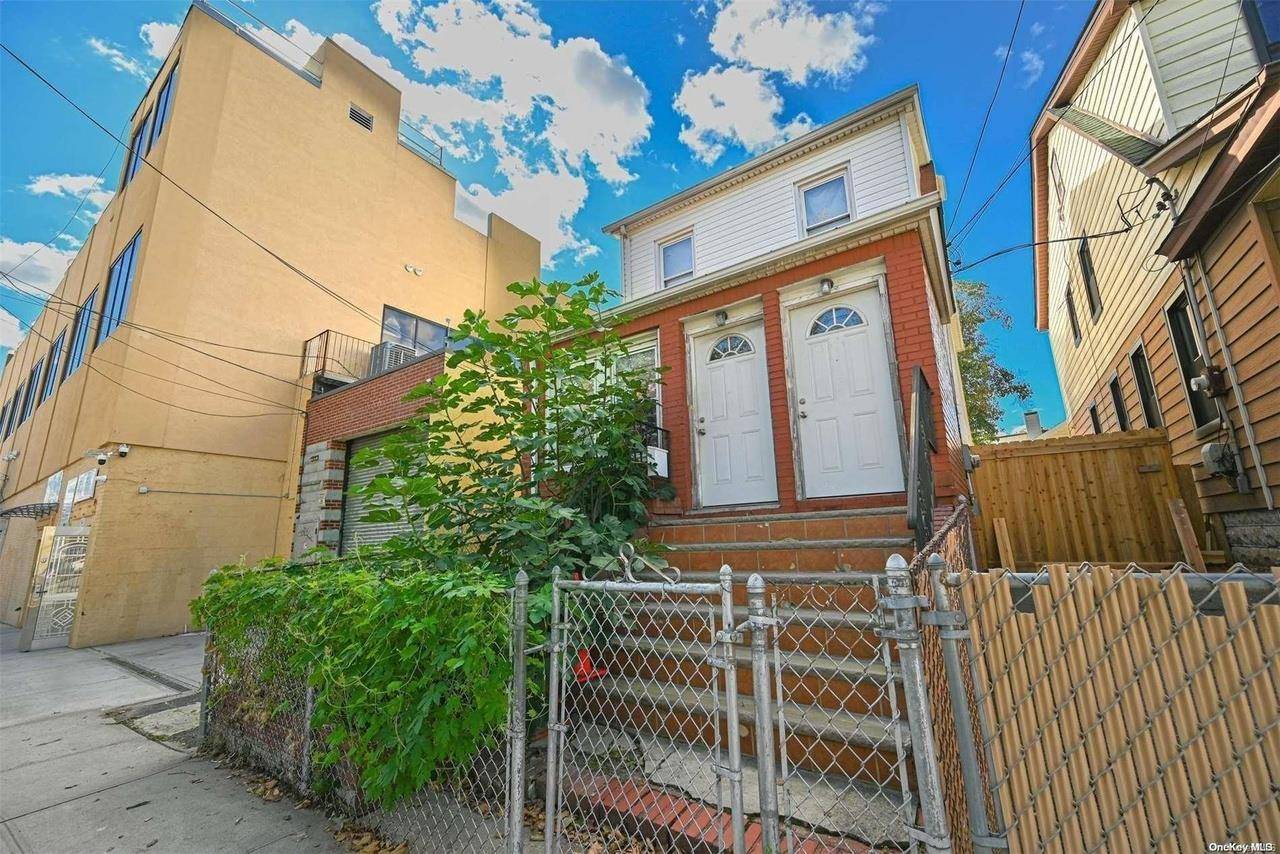 91-28 182nd PL, Hollis, NY 11423