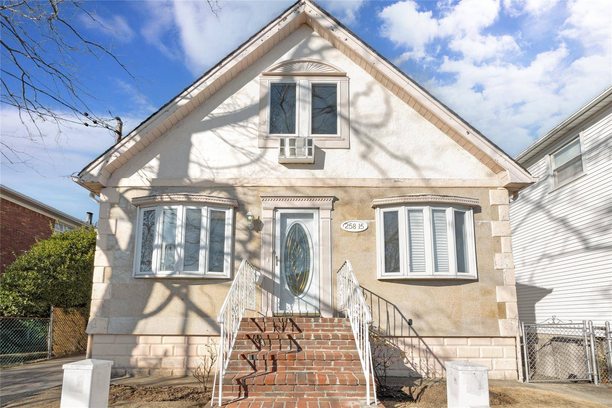 258-15 83rd AVE, Glen Oaks, NY 11004