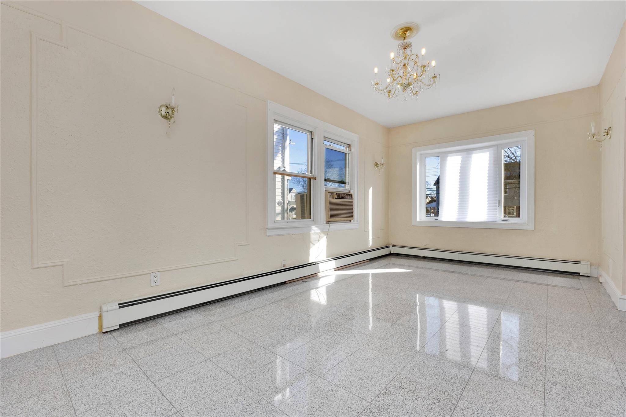 258-15 83rd AVE, Glen Oaks, NY 11004