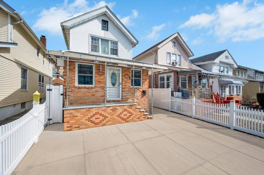11115 117th ST, South Ozone Park, NY 11420