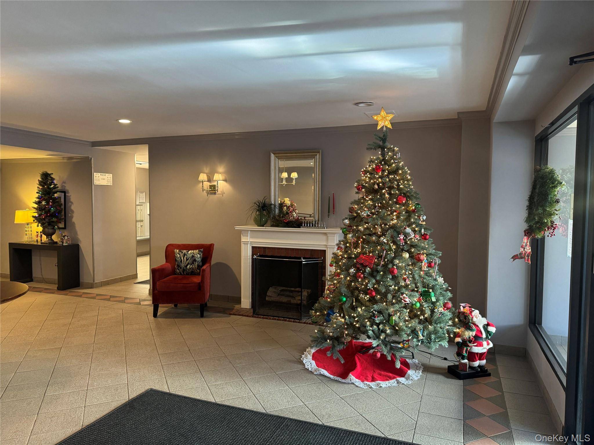 241-20 Northern Blvd #6H, Douglaston, NY 11363