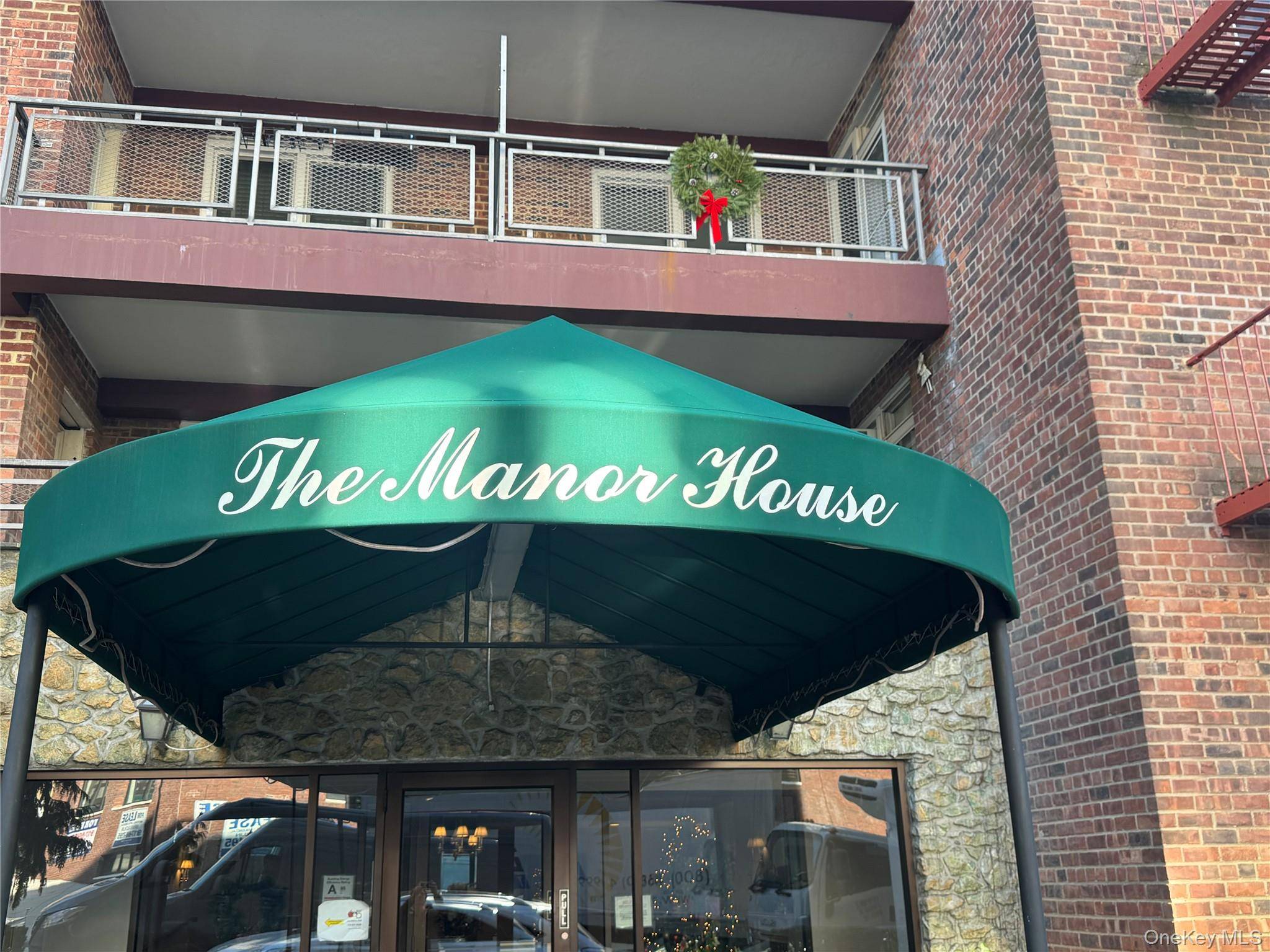 241-20 Northern Blvd #6H, Douglaston, NY 11363