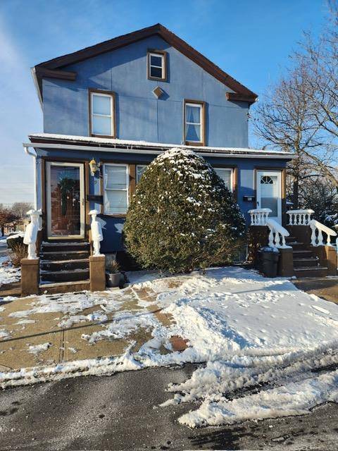 39 Old Stewart AVE, New Hyde Park, NY 11040