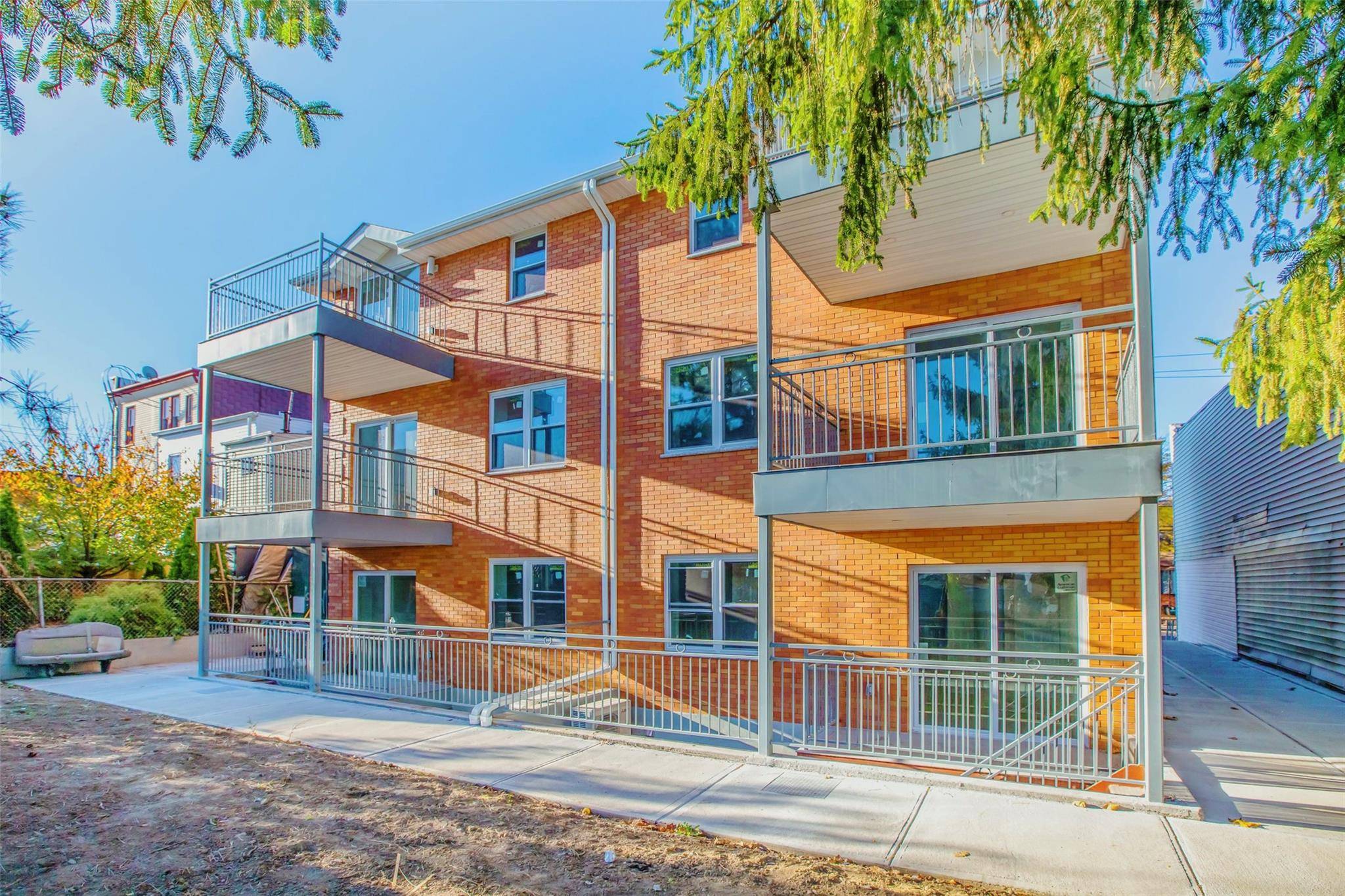 6960 Caldwell AVE, Maspeth, NY 11378