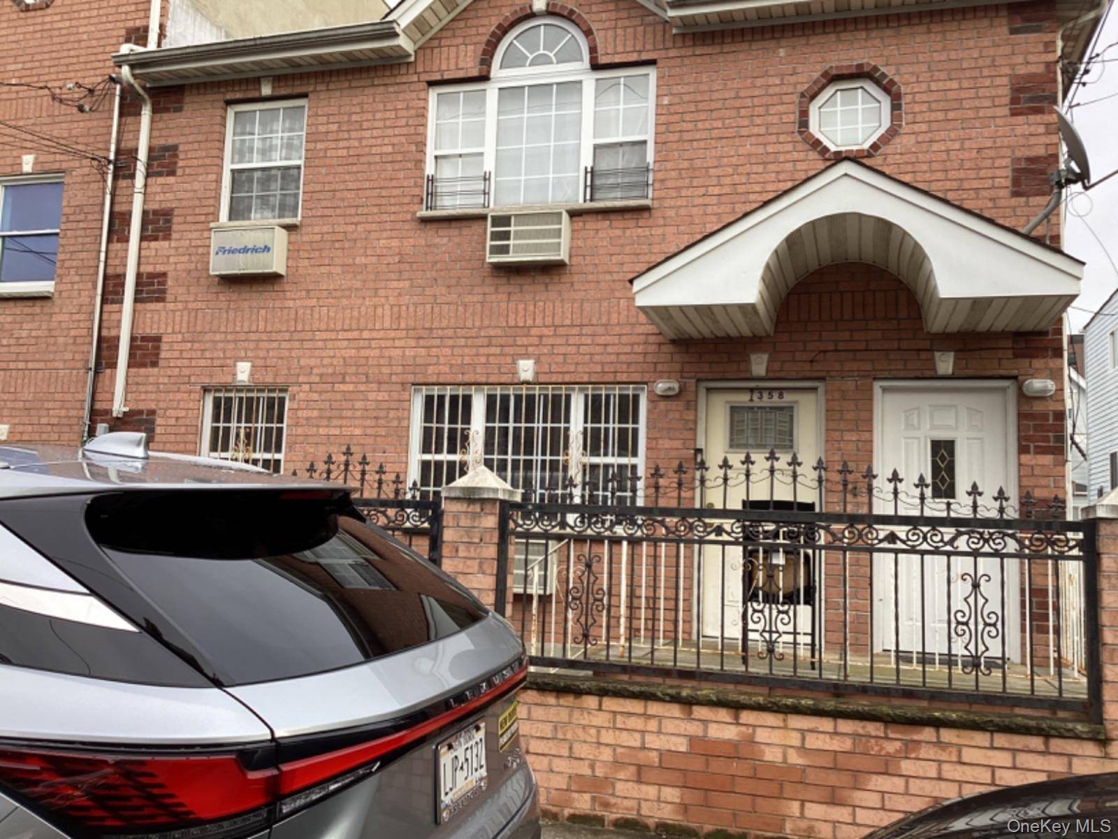 13-58 Pinson ST, Far Rockaway, NY 11691