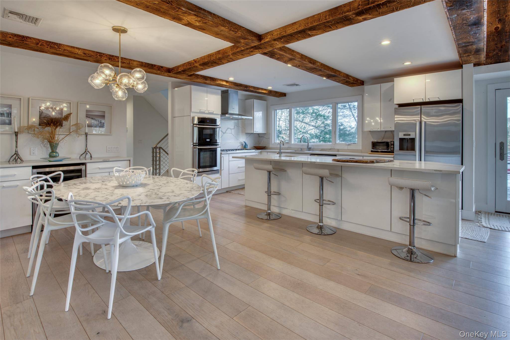 57 Big Fresh Pond RD, Southampton, NY 11968