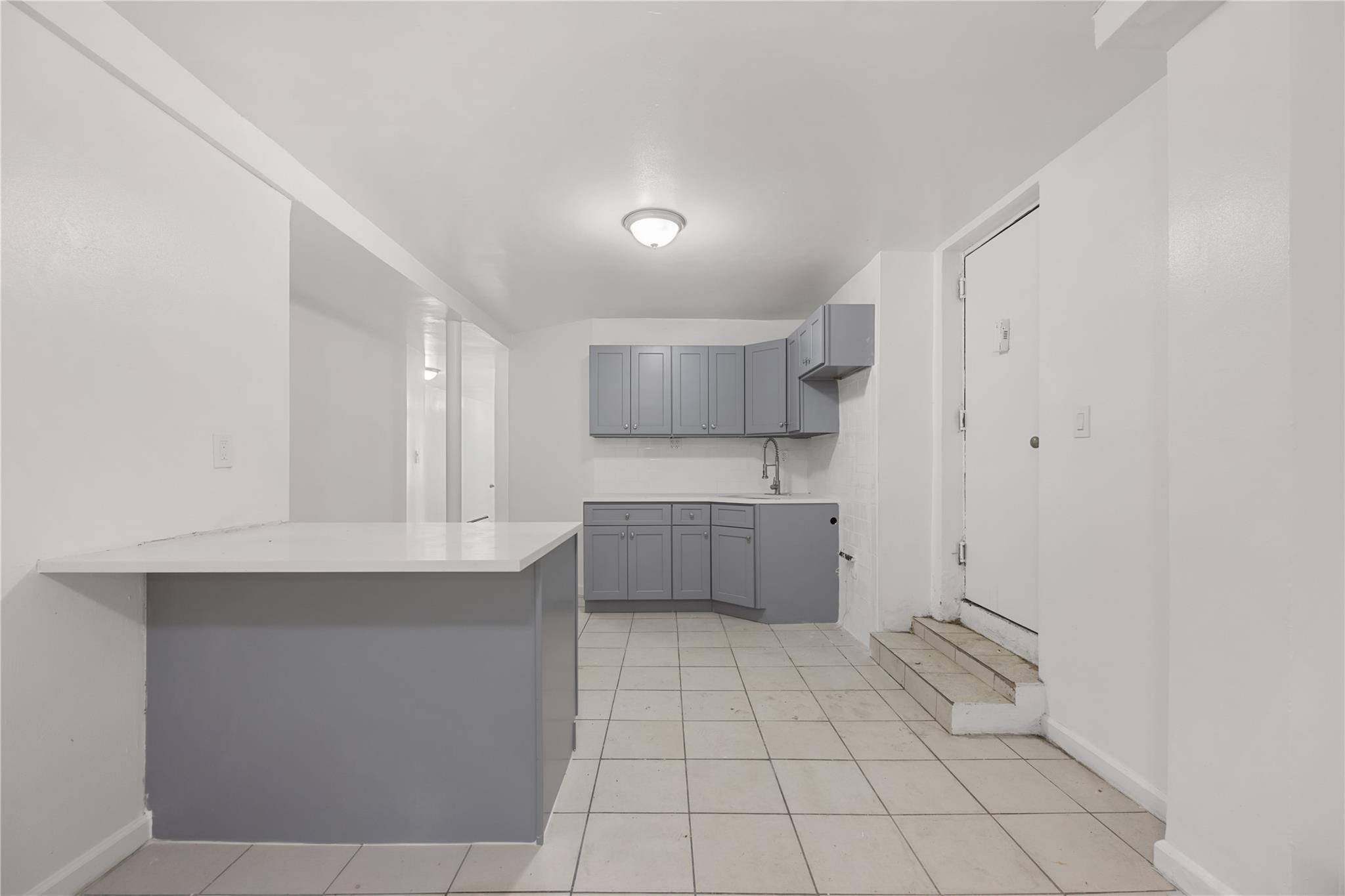 2039 Washington Ave, Bronx, NY 10457