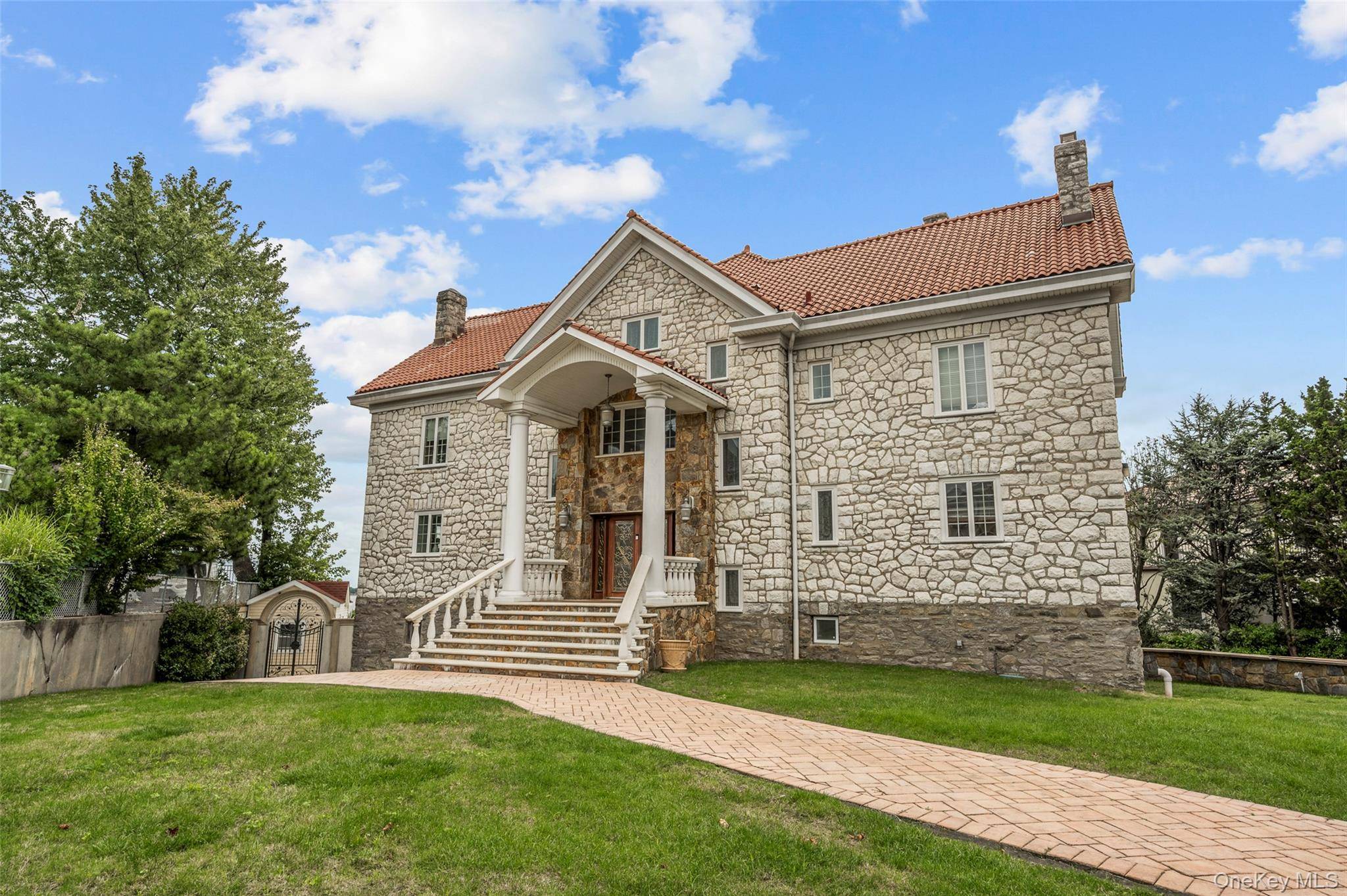 3407 Country Club RD, Bronx, NY 10465