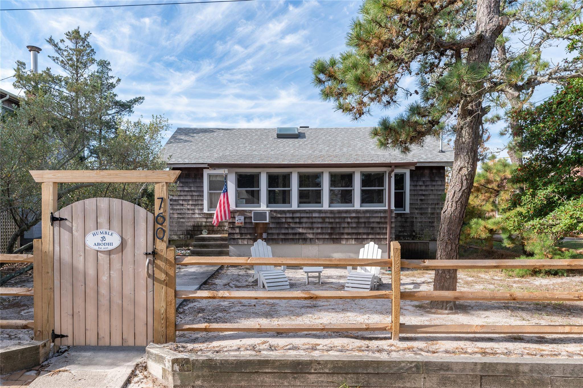 760 Surf RD, Ocean Beach, NY 11770