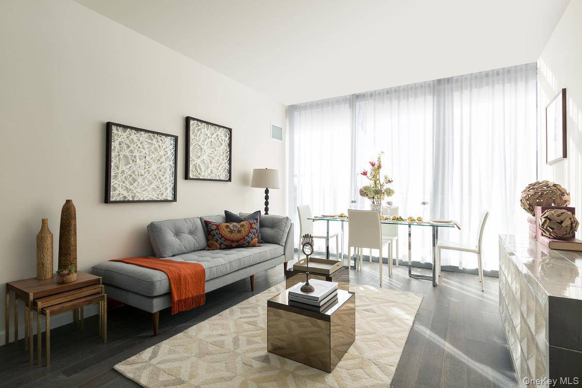 131-01 40 RD #17S, Flushing, NY 11354