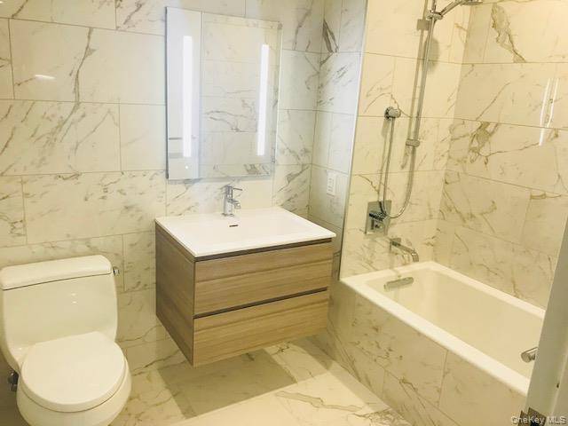 131-01 40 RD #17S, Flushing, NY 11354