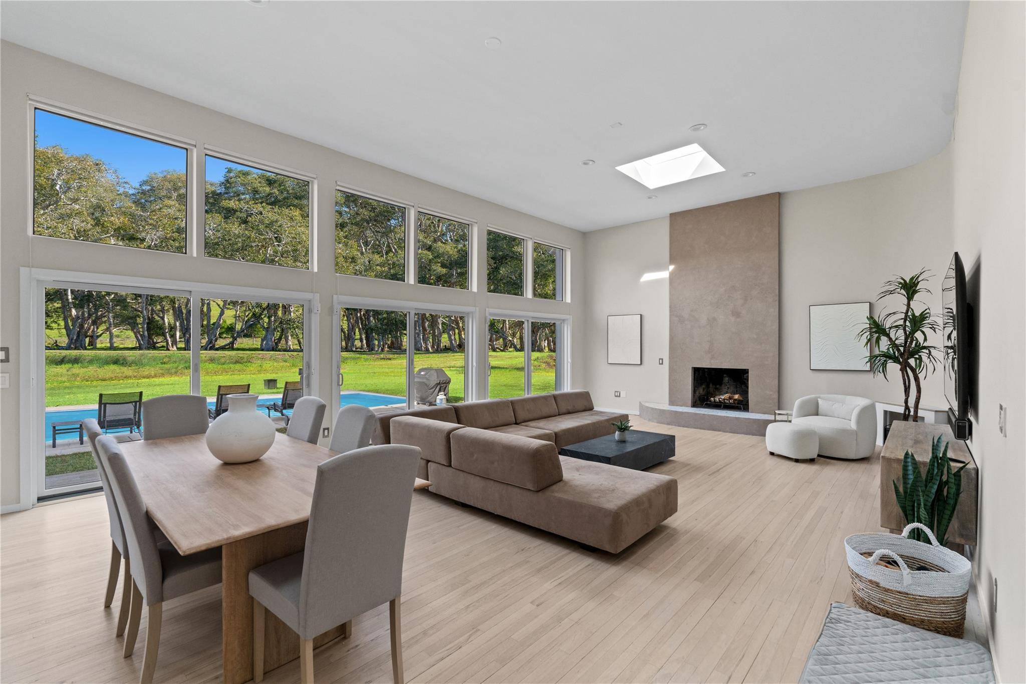 10 Fox Hollow DR, East Quogue, NY 11942
