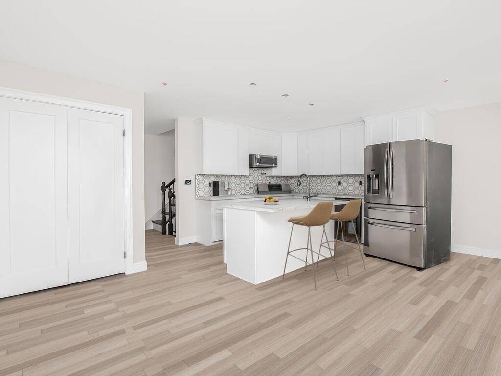 65 W 2nd ST #2, Mount Vernon, NY 10550