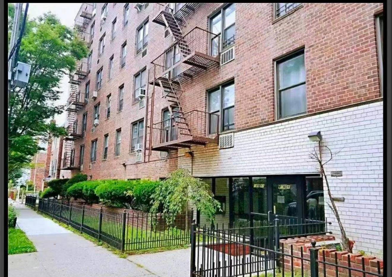 149-43 35 #3J, Flushing, NY 11354