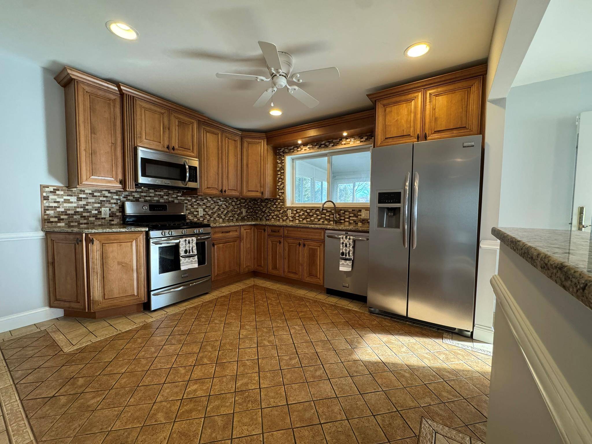 89 15th ST, Wading River, NY 11792