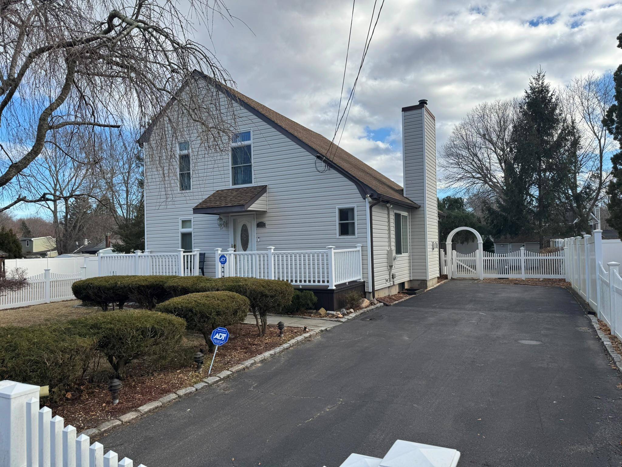 89 15th ST, Wading River, NY 11792
