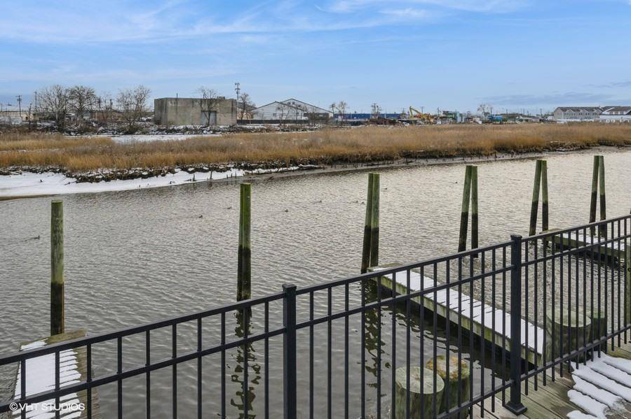 311 Marina Pointe DR #H, East Rockaway, NY 11518