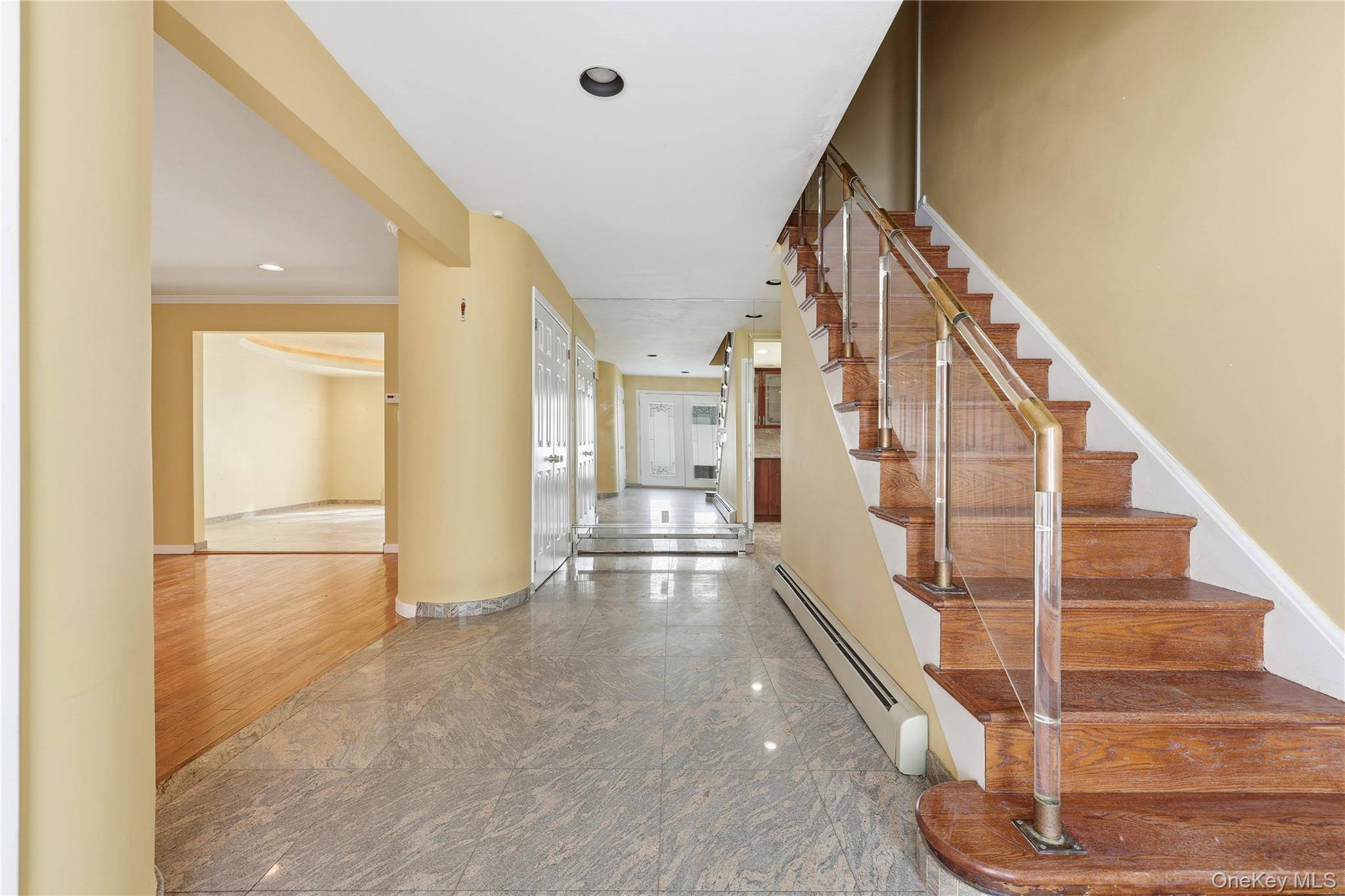 748 Sherwood ST, North Woodmere, NY 11581