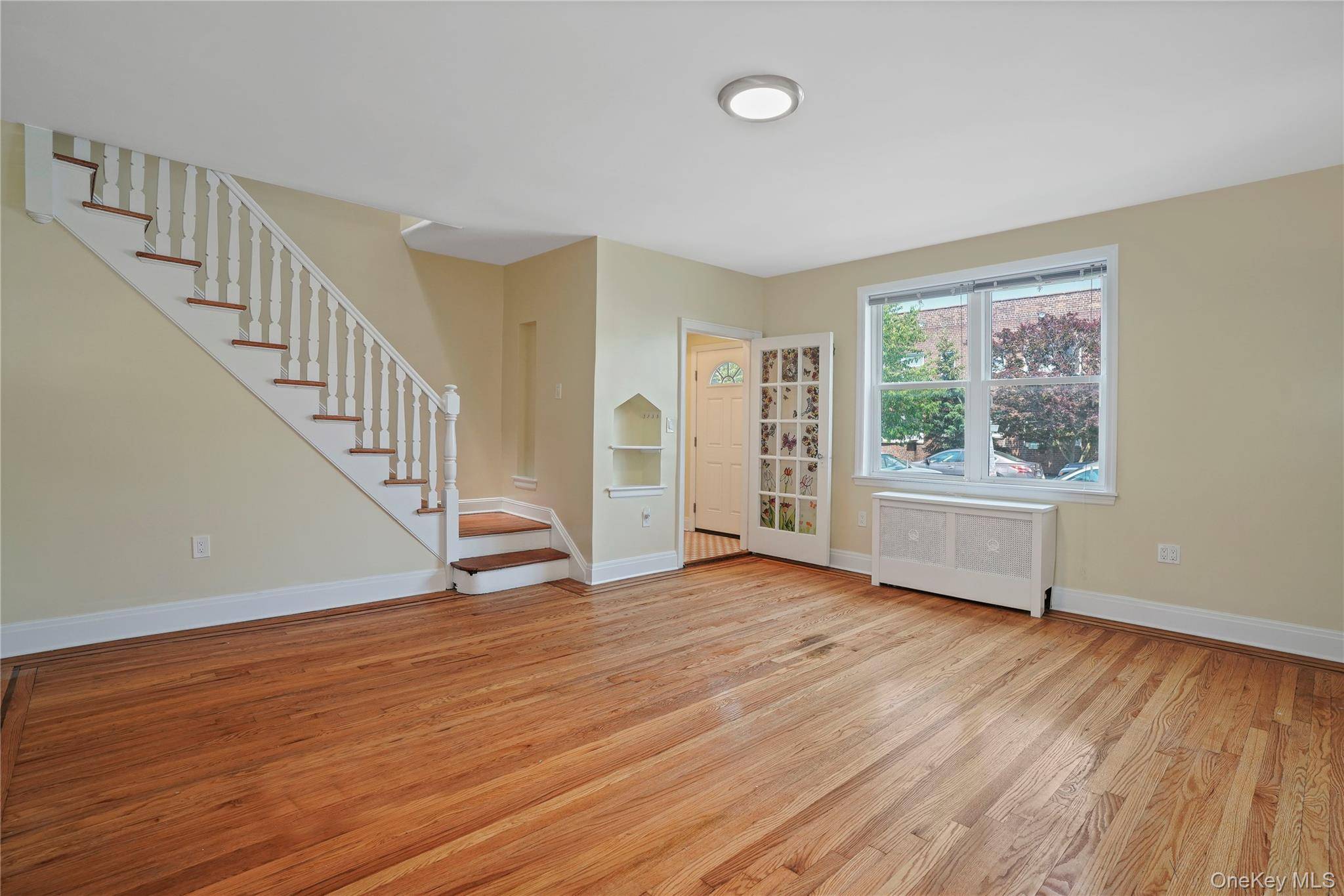 64-18 84 PL, Middle Village, NY 11379