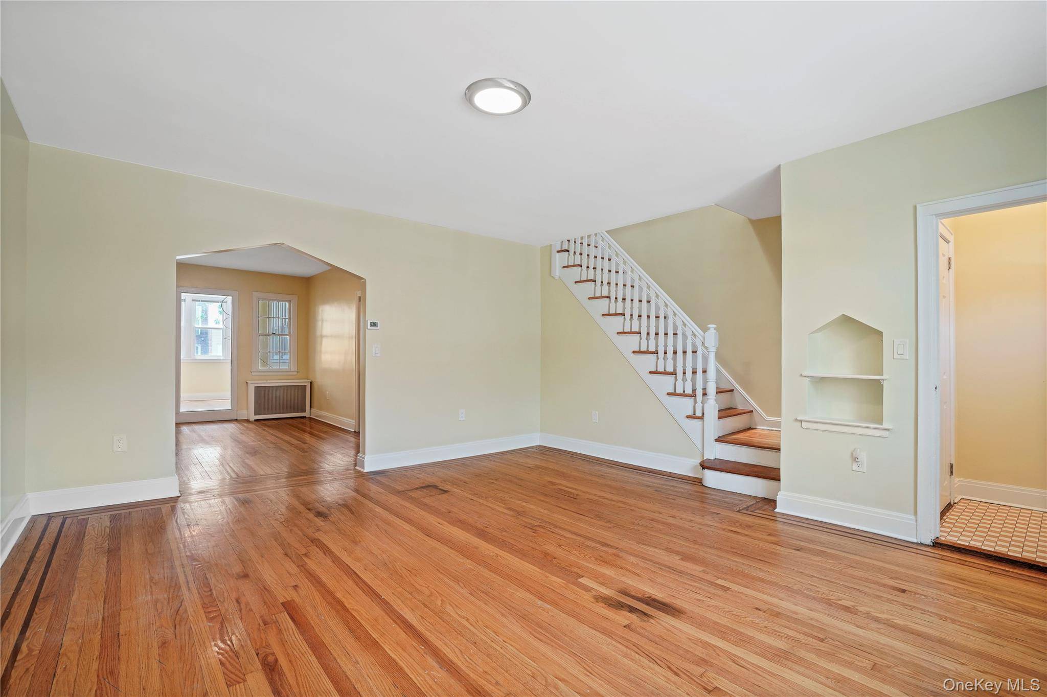 64-18 84 PL, Middle Village, NY 11379