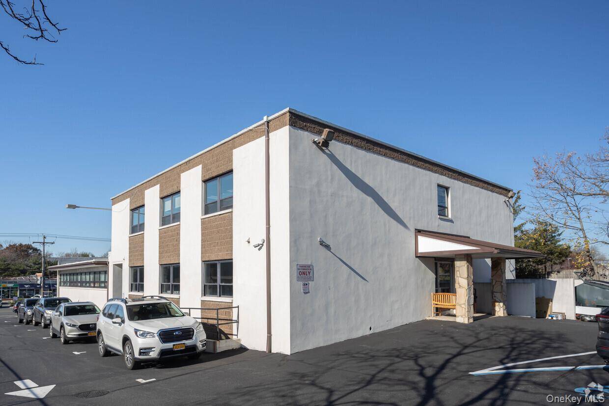 160 Commack RD, Commack, NY 11725