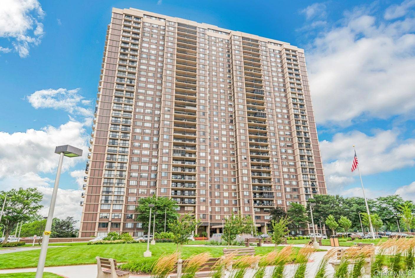 27110 Grand Central Pkwy #33D, Floral Park, NY 11005