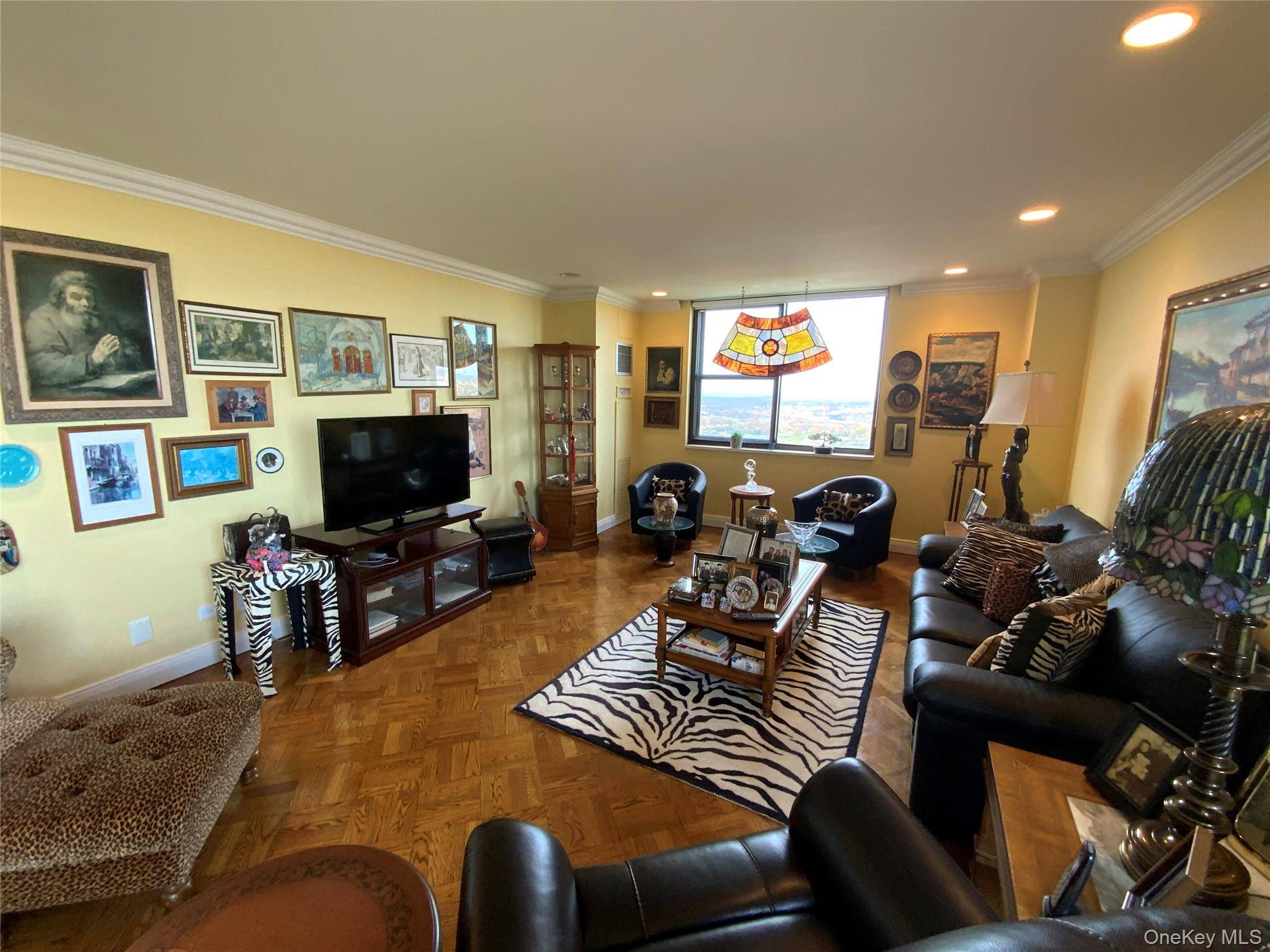 27110 Grand Central Pkwy #33D, Floral Park, NY 11005