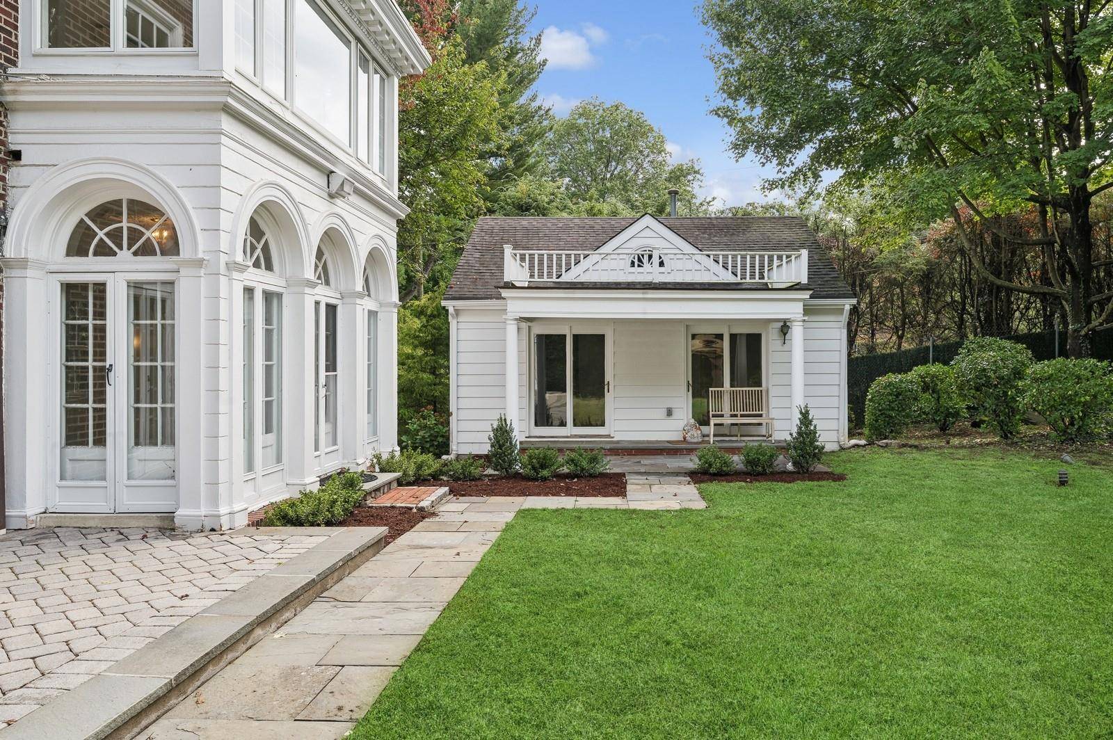 4 aka 45 Durham RD, Bronxville, NY 10708